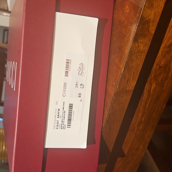 Authentic Gucci Burgundy Large Shoe Box - Picture 2 of 6